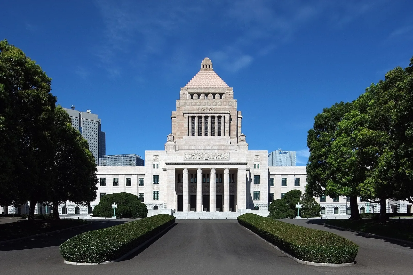 福田康夫・元首相が死去、90歳:22日に亡くなり、26日に発表