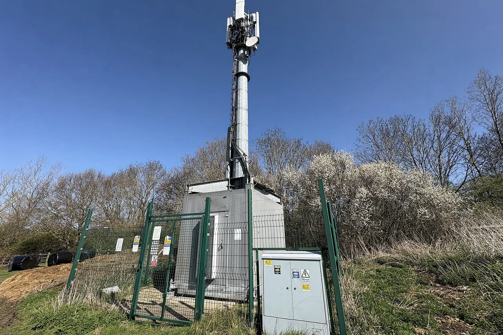 オランジュの携帯電話網が全国で約10時間不通:21日、原因は設備の故障と説明