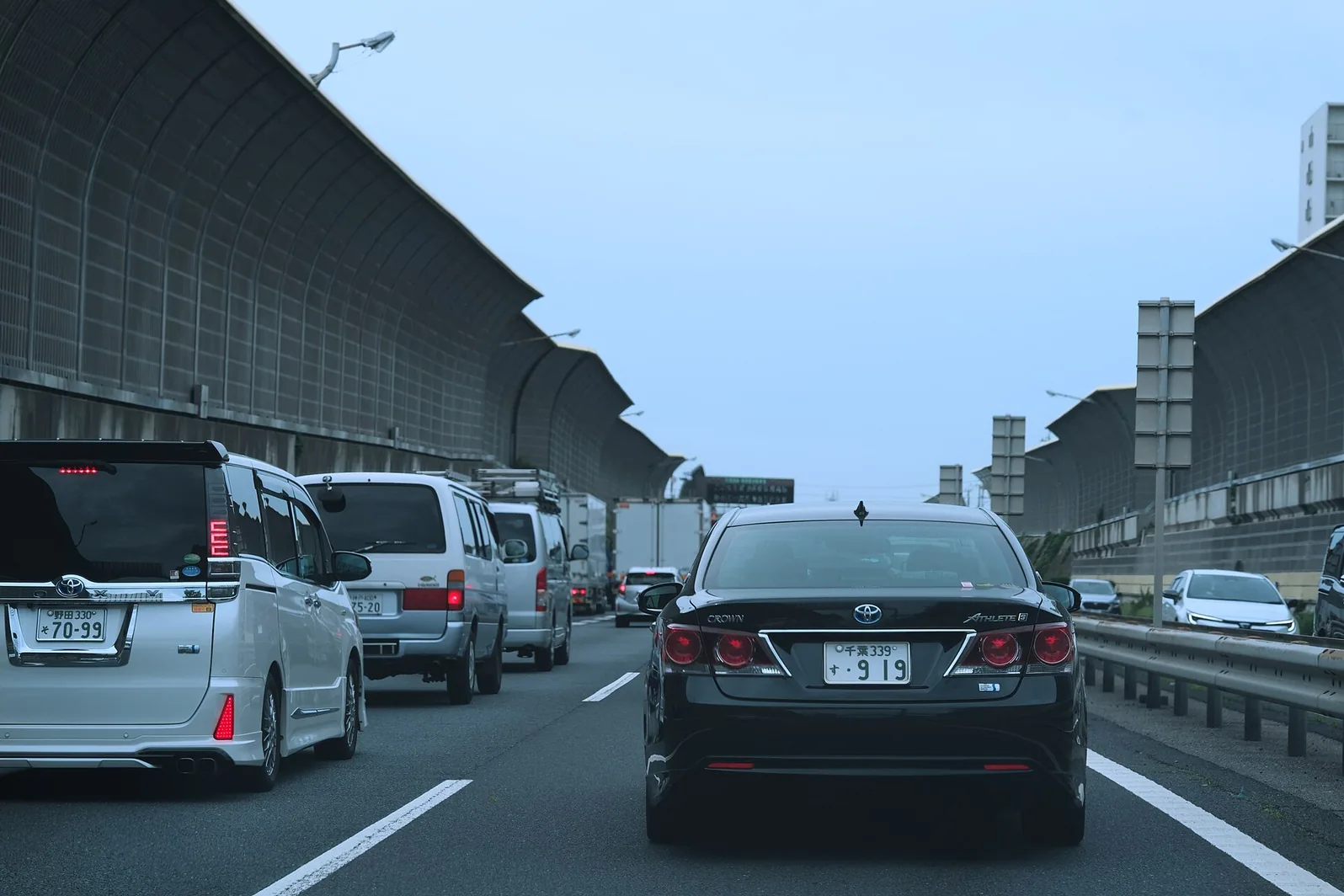 日本の3連休最終日:午後の高速道路で渋滞予測